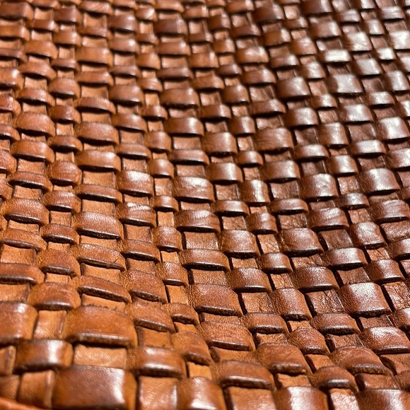 Vilenca Holland 🇳🇱 Woven Leather Convertible Hobo/ Backpack Bag in Cognac - Picture 4 of 9